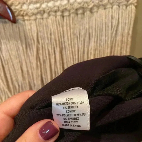 VINCE CAMUTO STRETCH LEGGINGS BLACK WITH FAUX LEATHER SIDE STRIPE SIZE S - Picture 5 of 7